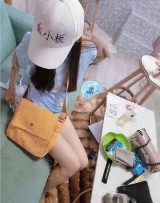 公交掀裙子从后面进去的电影